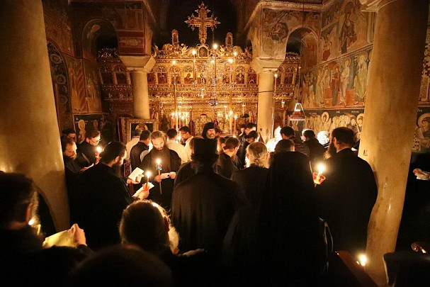 Ночная служба у Креста в Годеново - заказать паломнические поездки, экскурсии и туры из Москвы: паломнический центр Годеново-Тур